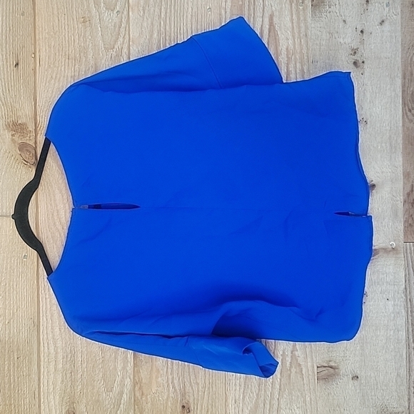 Express Blue Top with Pocket Size XSmall - Picture 6 of 6